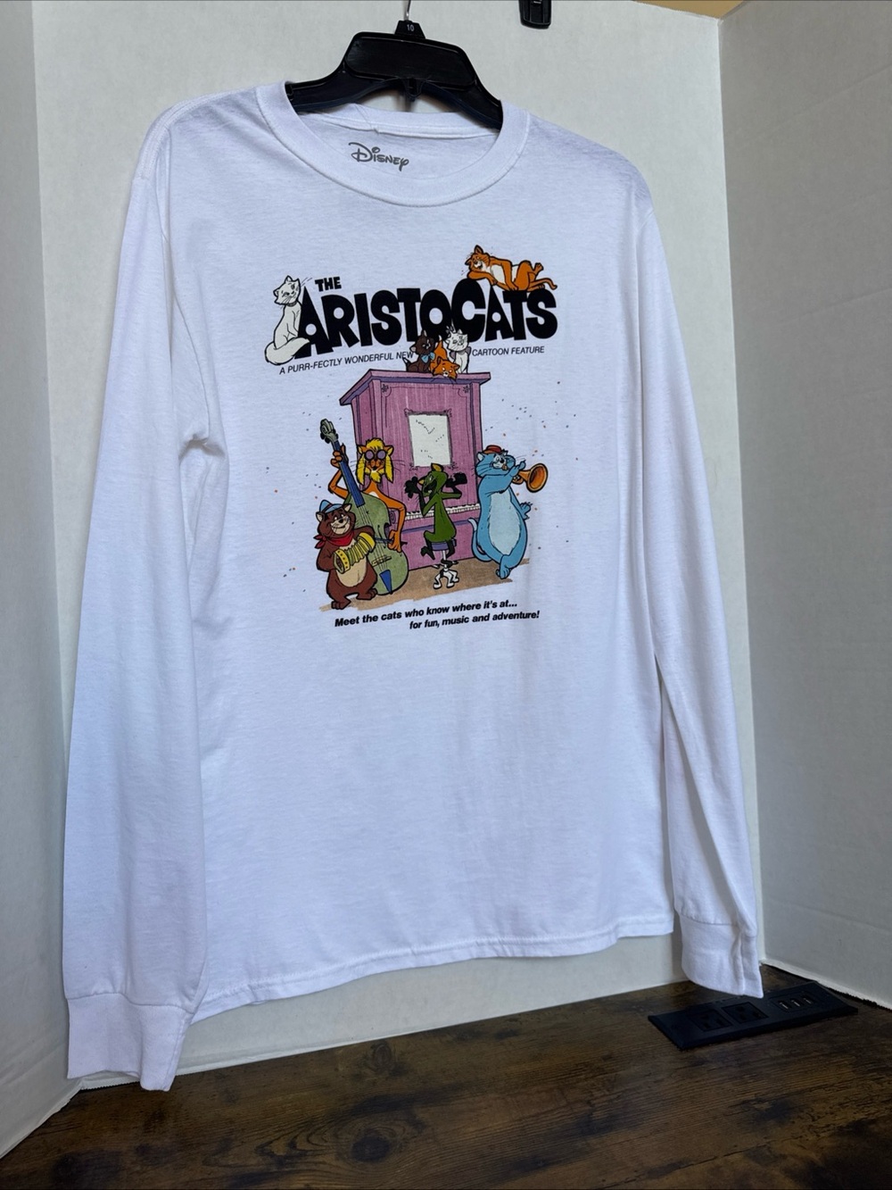Vintage Disney The Aristocrats Movie Poster Classic Long Sleeve T-Shirt Small